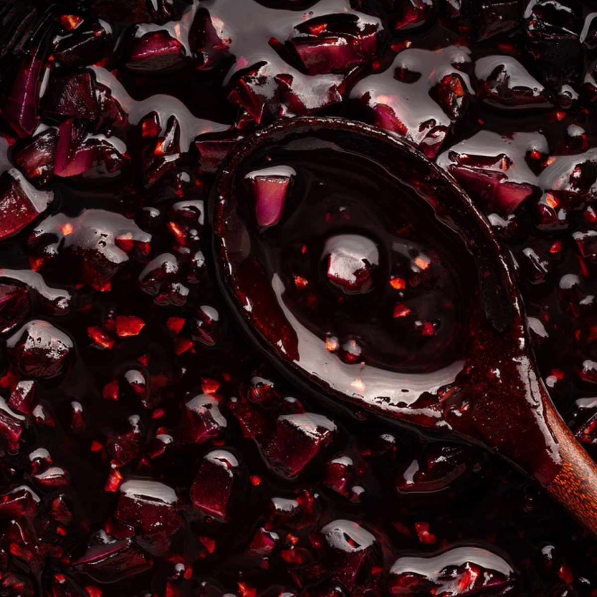 bordelaise sauce texture with rich wine reduction and shallots
