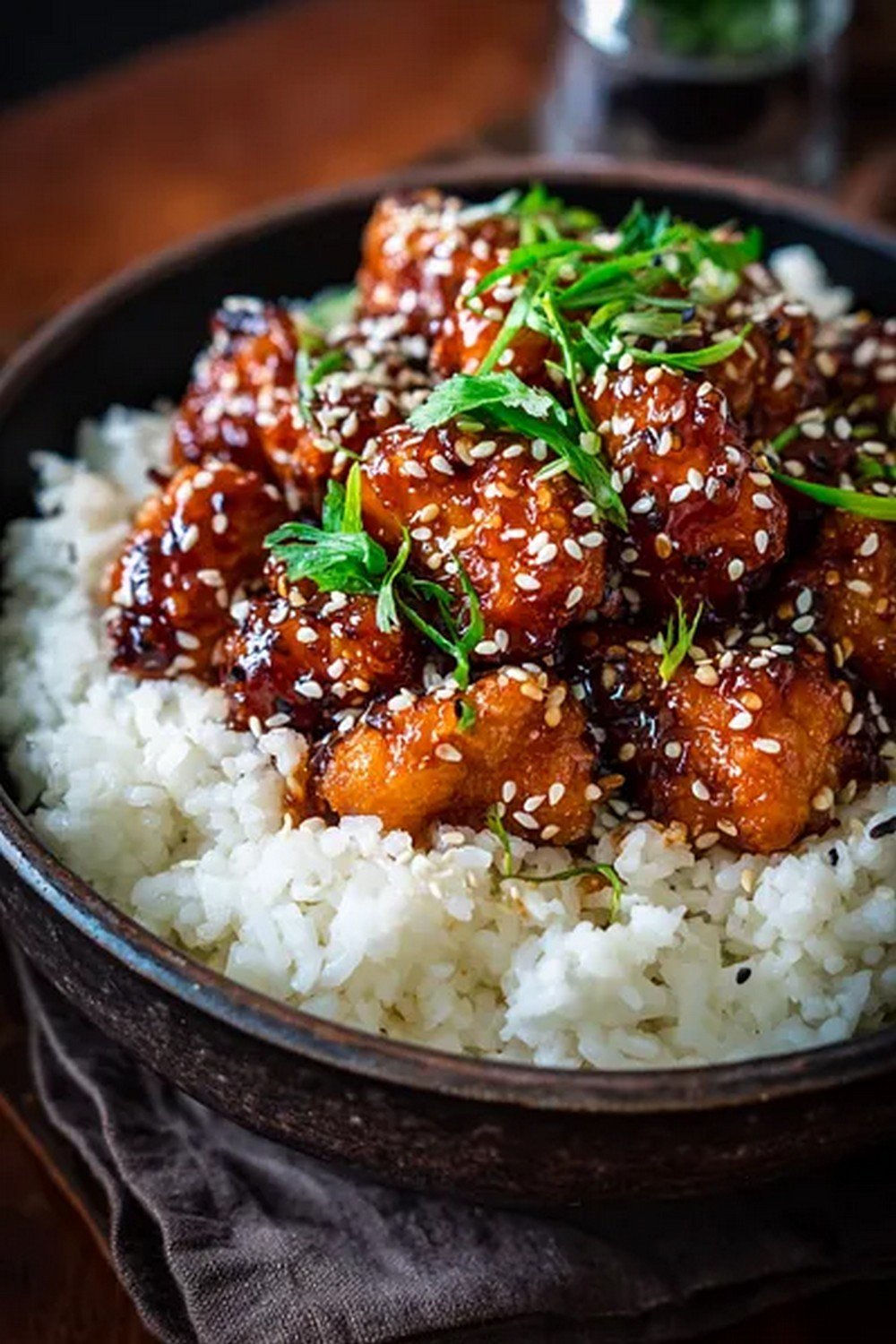 honey sesame chicken sauce served with rice bowl